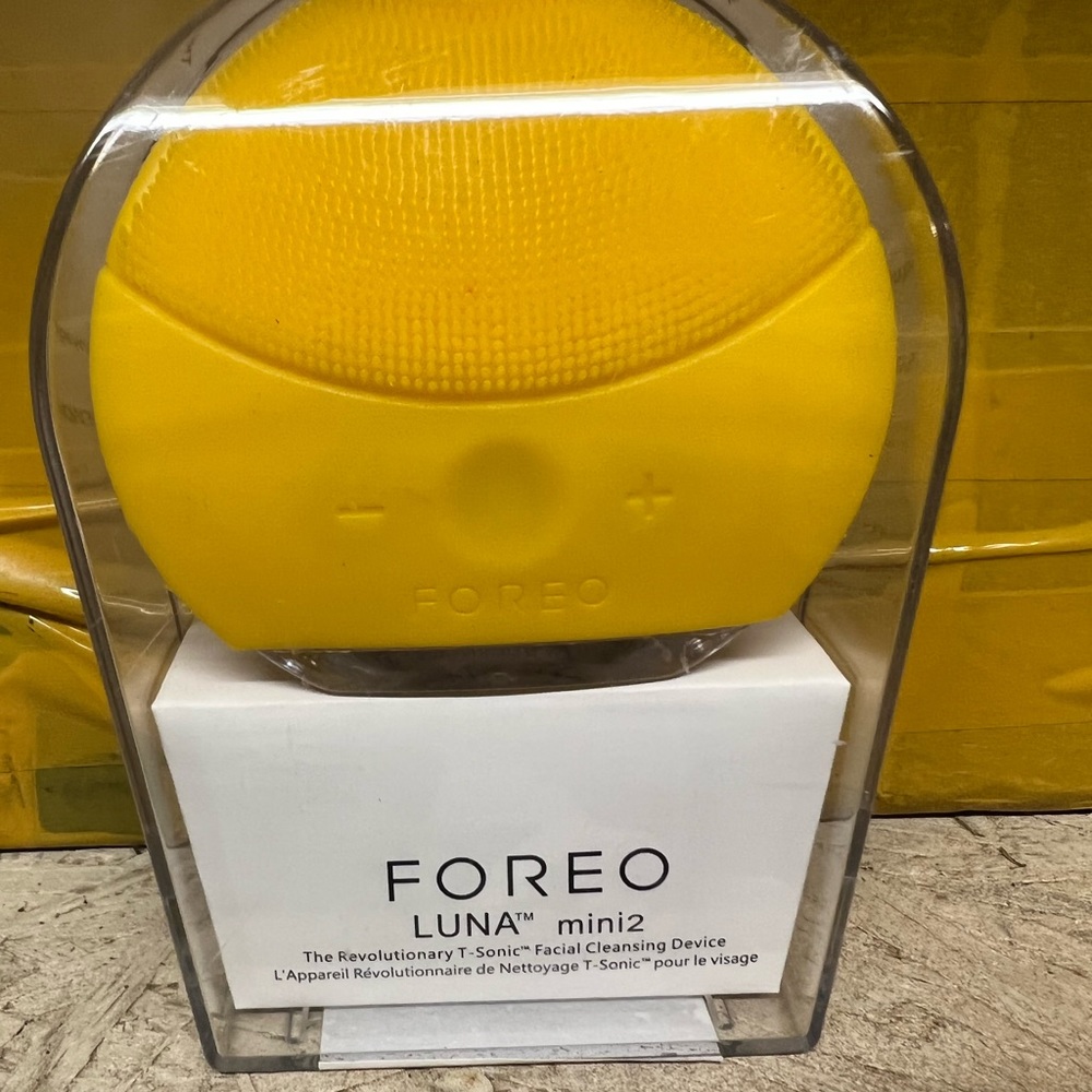Foreo face brush